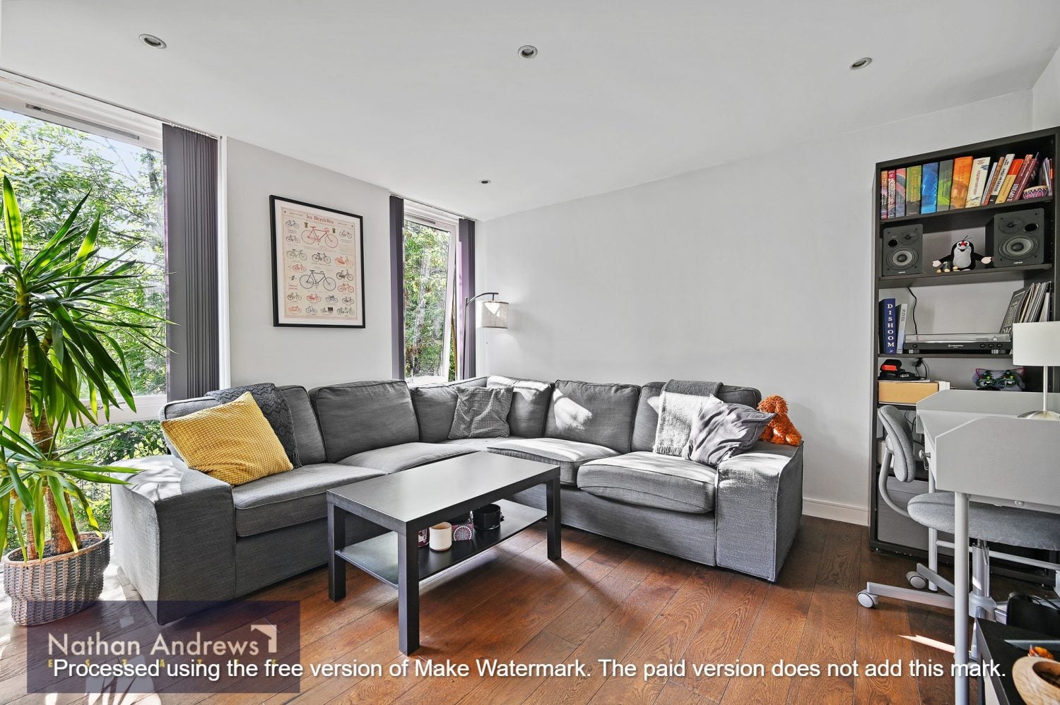 Flat Hunt Close in London