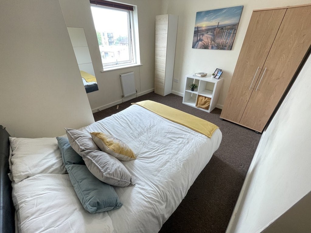 Flat Anglesea Terrace in Southampton
