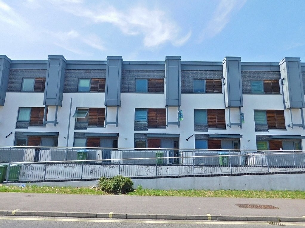 Flat Anglesea Terrace in Southampton