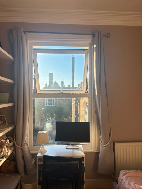 Room Emmanuel Road in Greater London