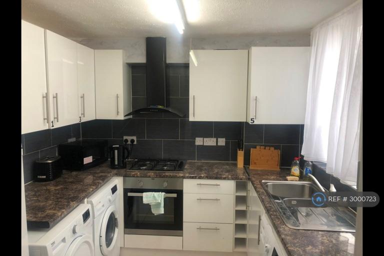 Room Cricklewood Lane in Greater London