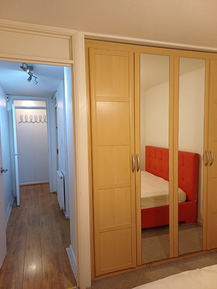 Flat Vicarage Way in Slough