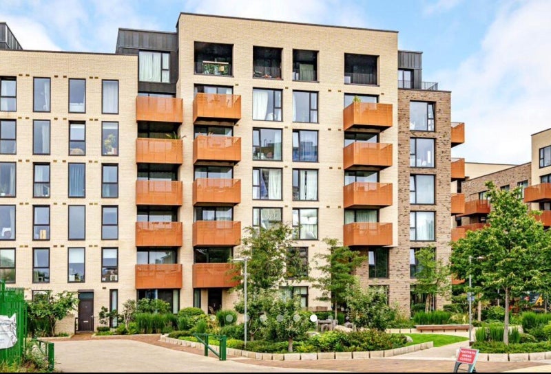 Flat Leyton Road in Greater London