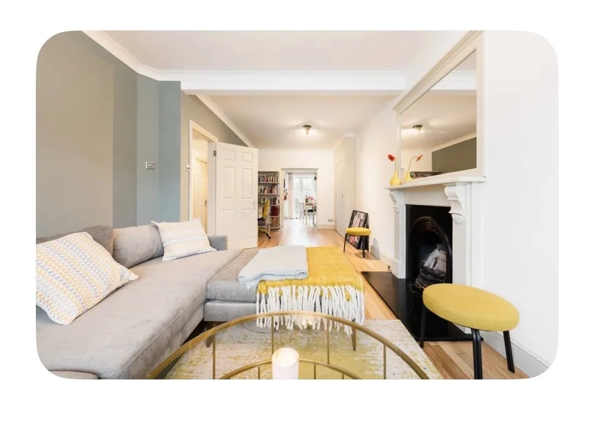 House Glencairn Drive in Greater London
