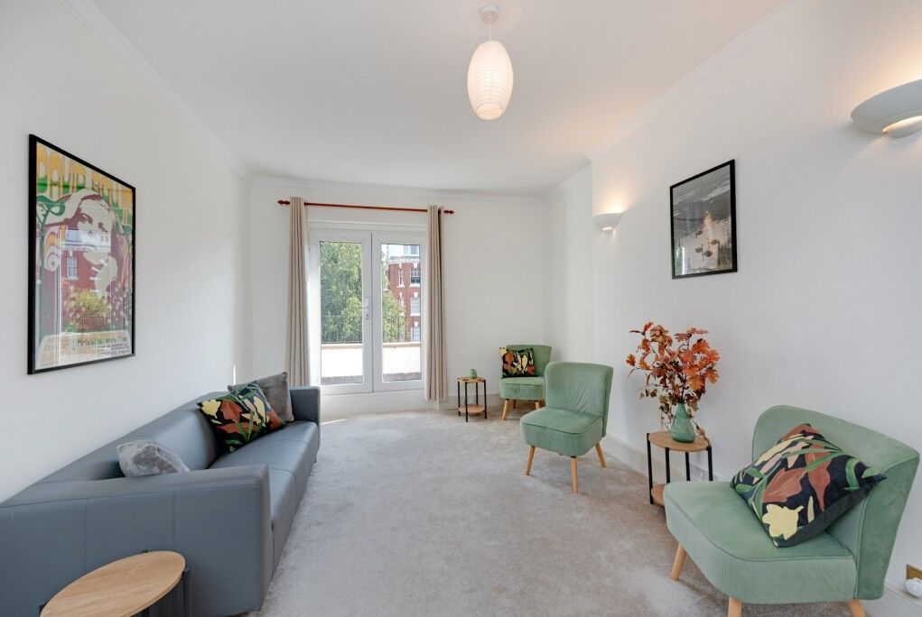 Flat East Heath Road in Greater London