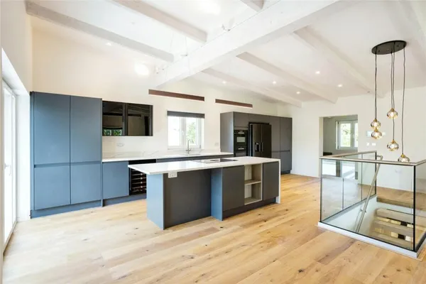 Flat Hawkhurst Road in Rother