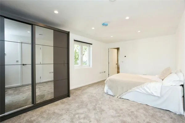 Flat Hawkhurst Road in Rother