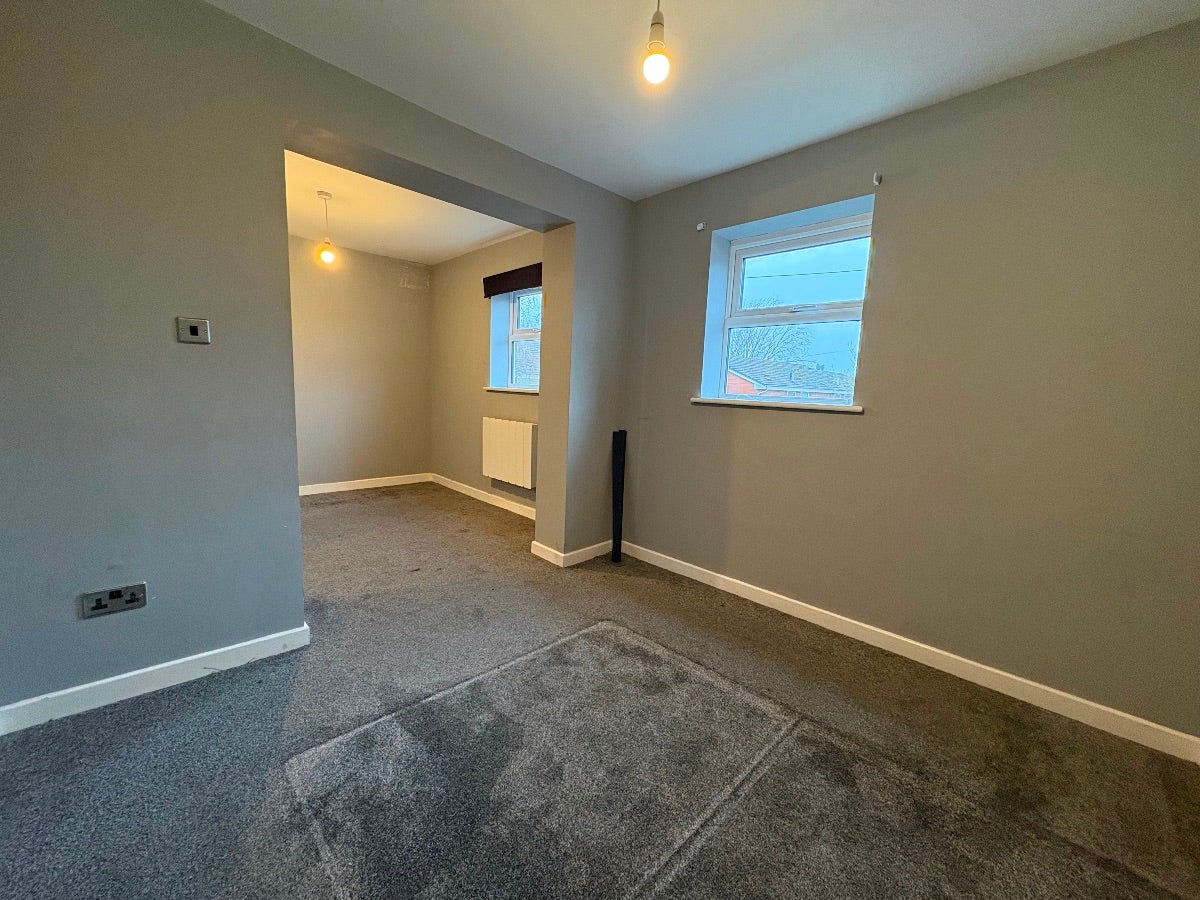 Flat Campbell Street in Farnworth