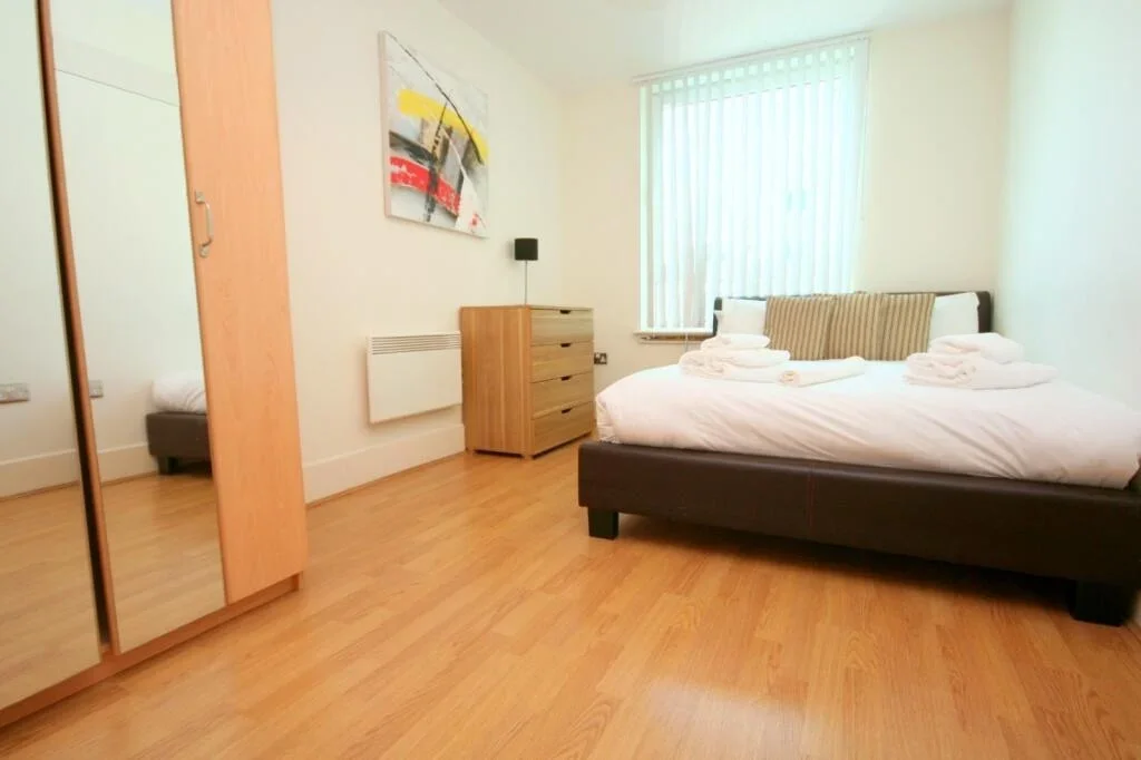 Flat Bridgefoot in Greater London