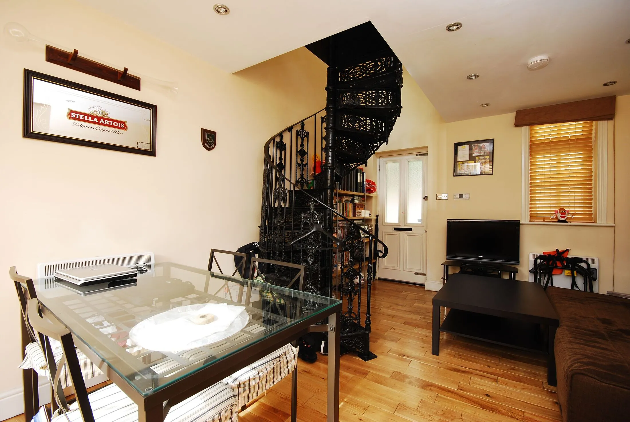 House Salisbury Mews in Greater London