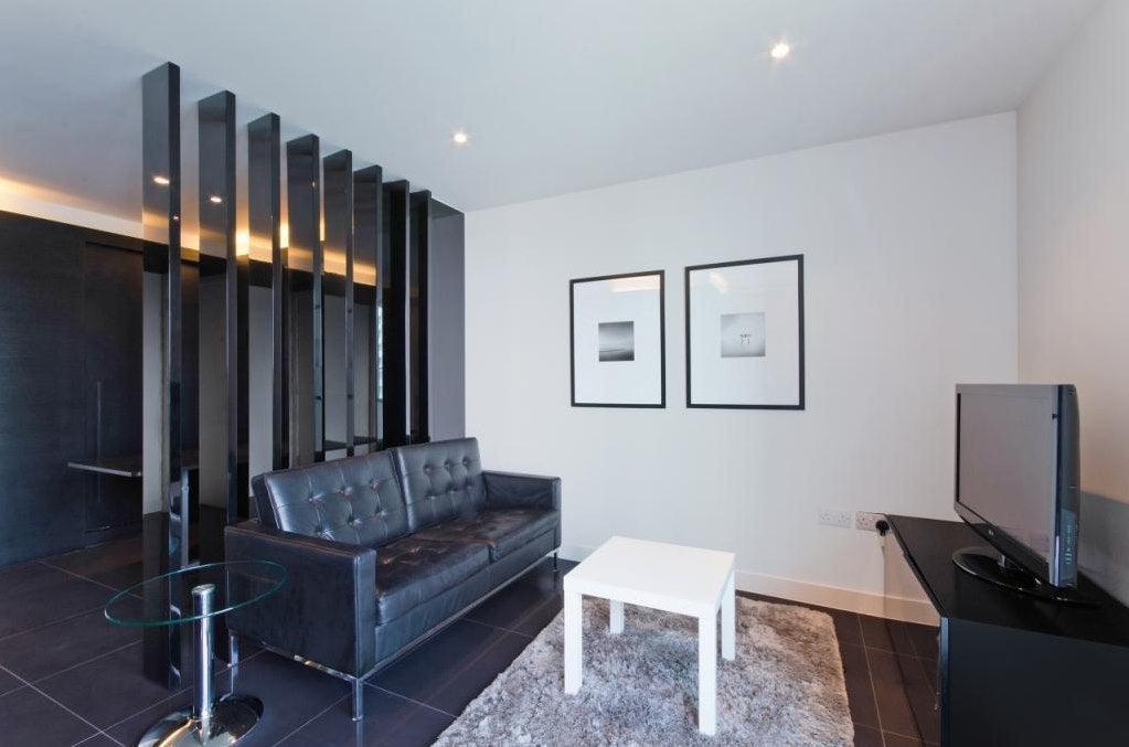 Flat Millharbour in Greater London