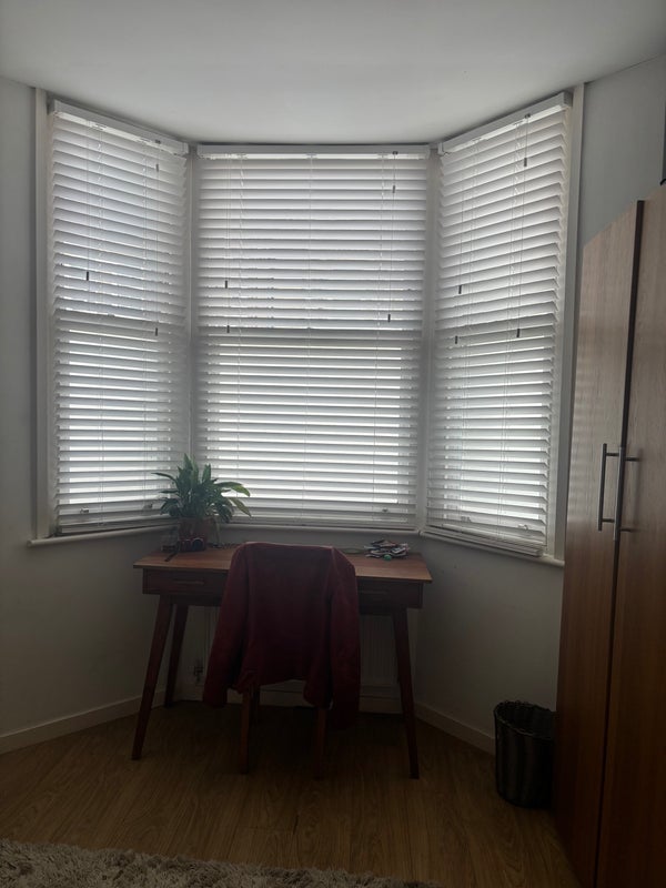 Room Kimberley Road in Greater London