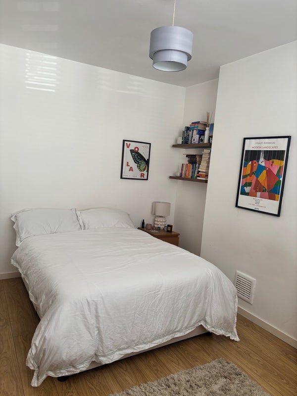 Room Kimberley Road in Greater London