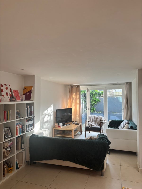 Room Kimberley Road in Greater London