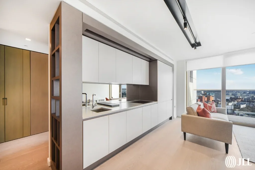 Flat Harbord Square in Greater London