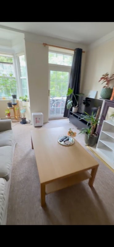 Room Western Avenue in Greater London