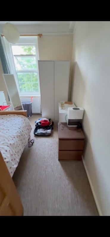 Room Western Avenue in Greater London