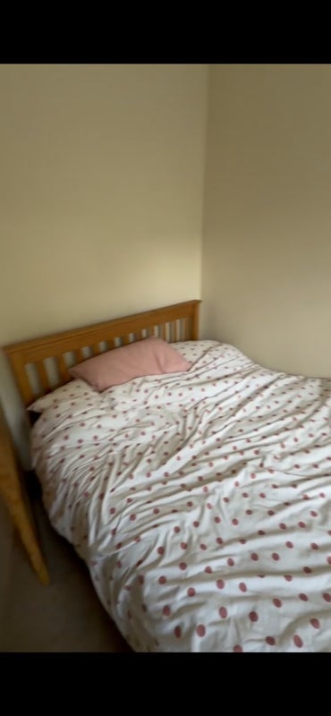 Room Western Avenue in Greater London