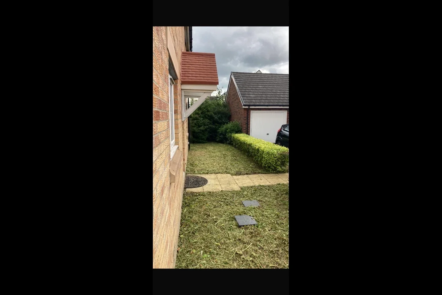 House Woodward Close in Grays