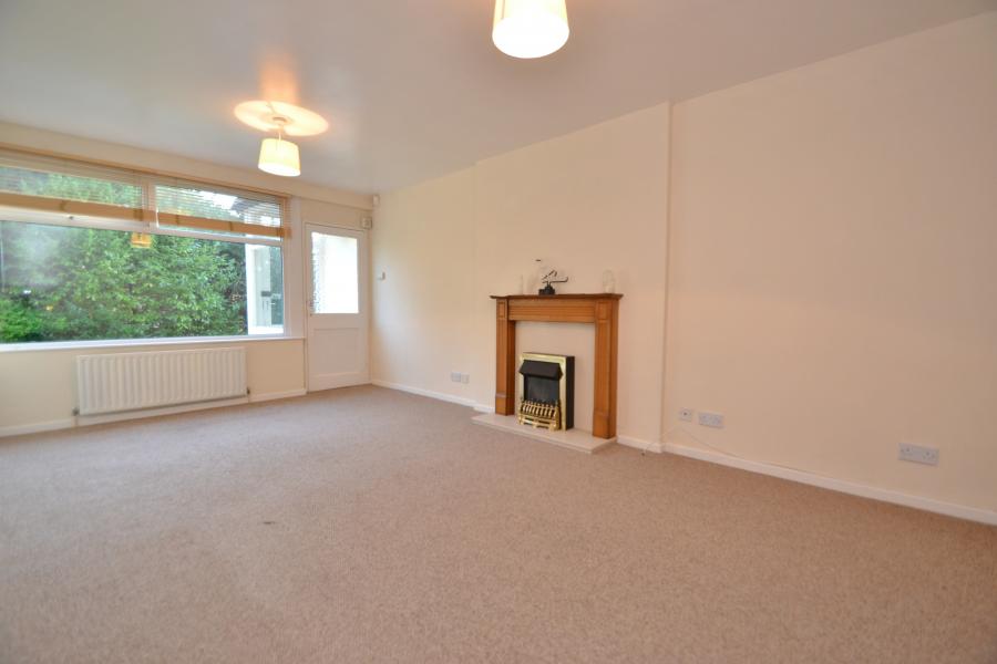 Flat Gledhow Valley Road in Leeds