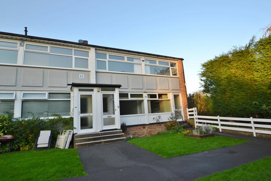 Flat Gledhow Valley Road in Leeds