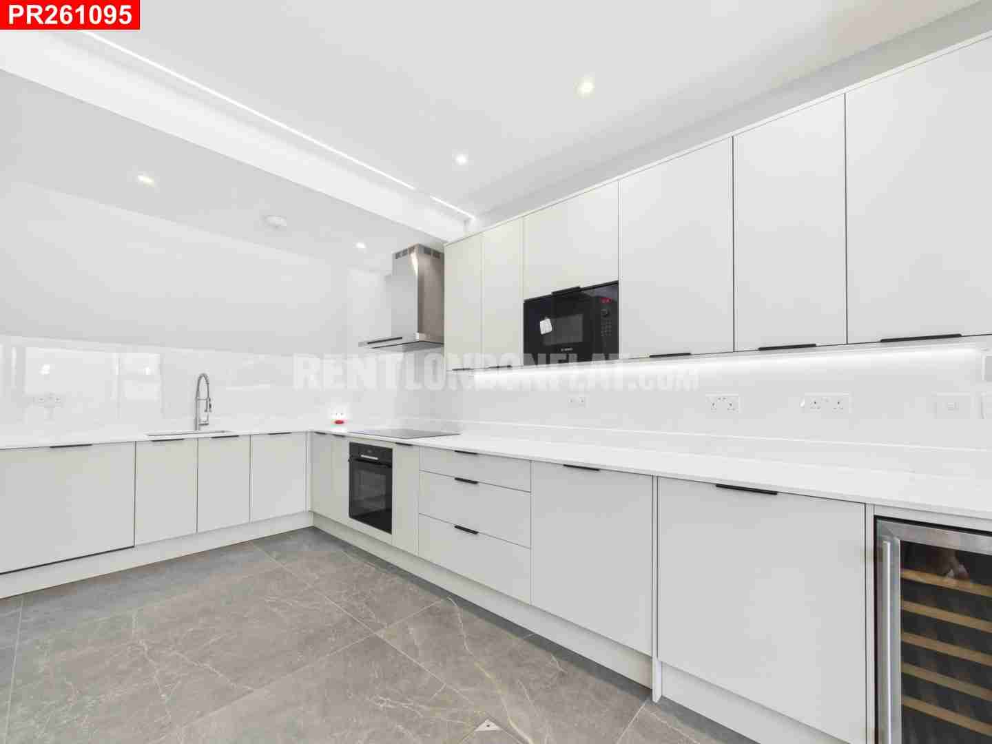 Flat Chatsworth Road in Greater London