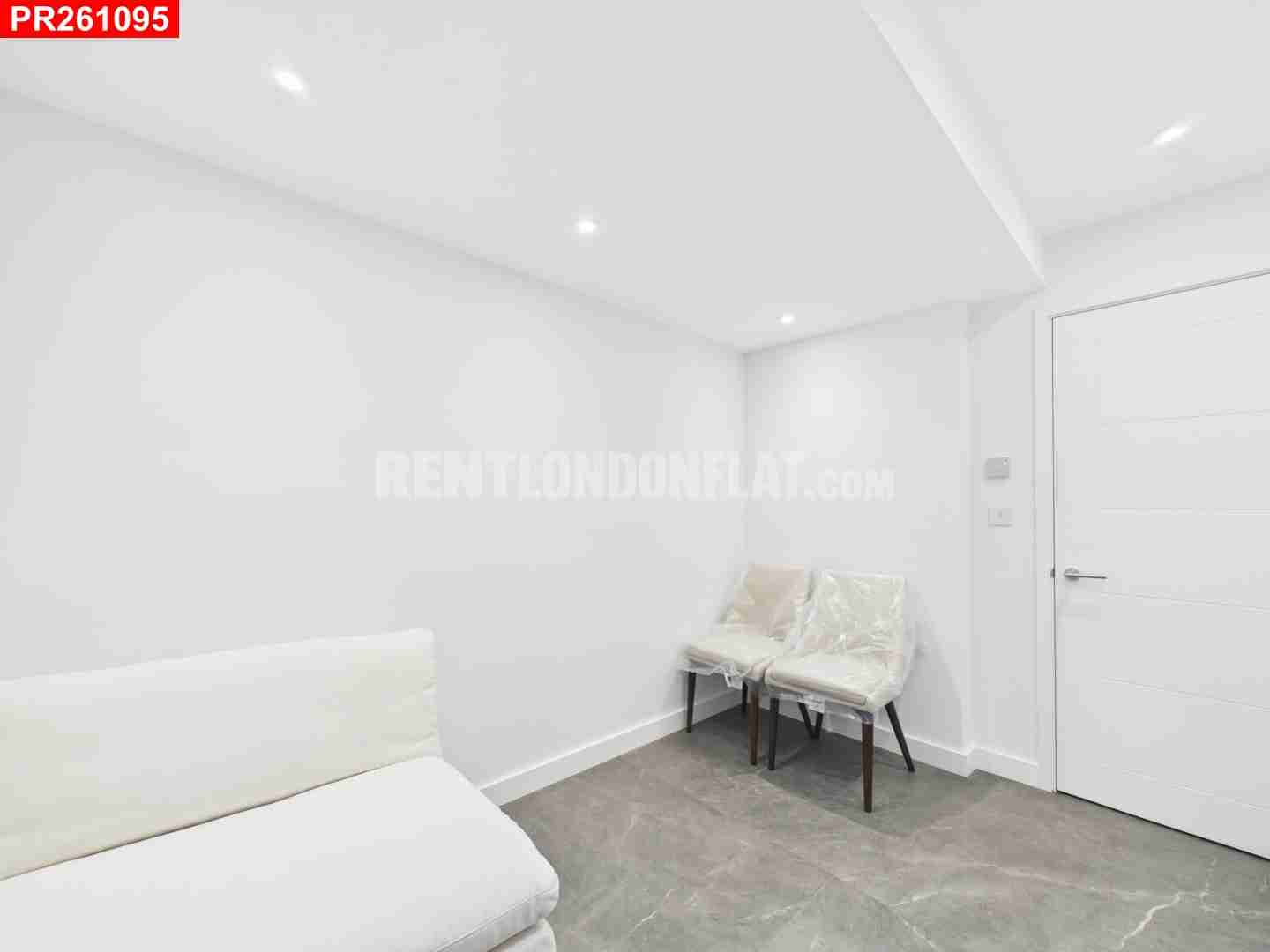 Flat Chatsworth Road in Greater London