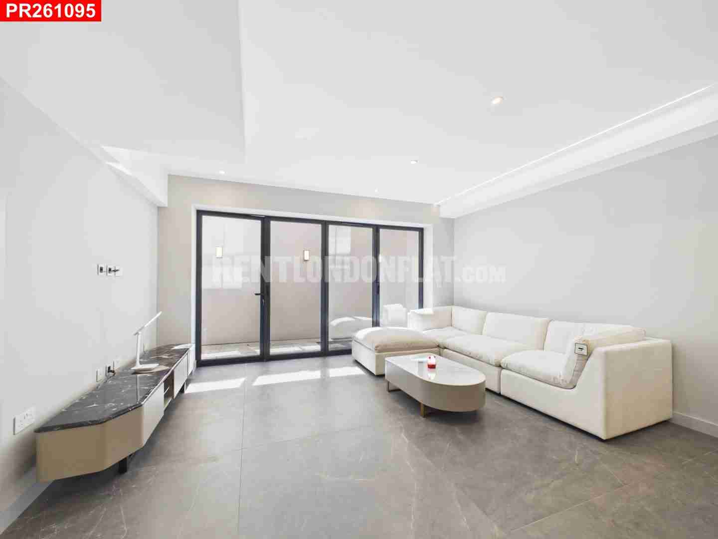 Flat Chatsworth Road in Greater London