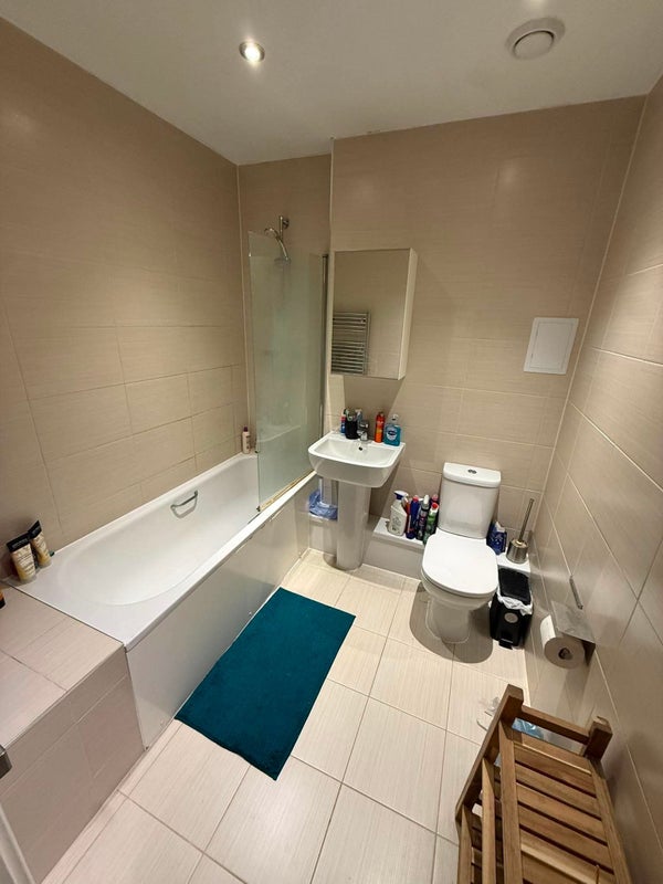 Room Fisher Close in Greater London