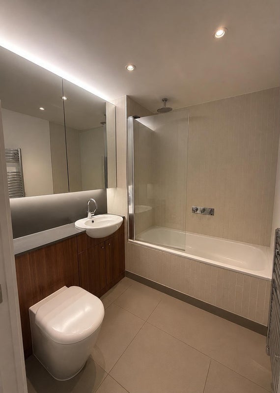Room West Park Walk in Greater London