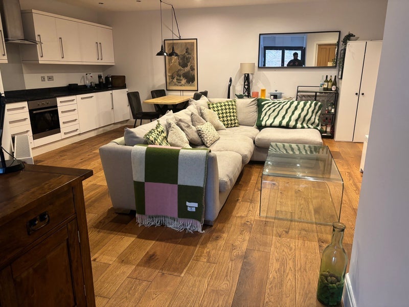 Room Arodene Road in Greater London