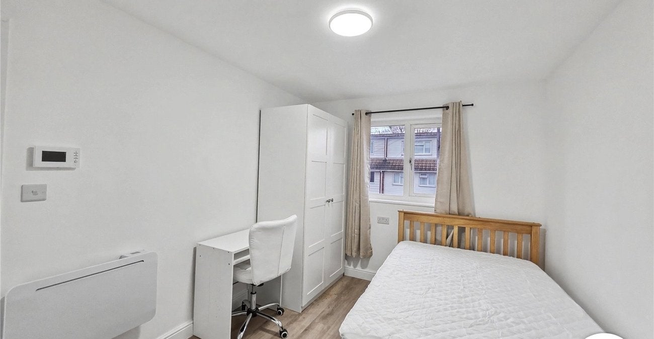 Room Waid Close in Dartford