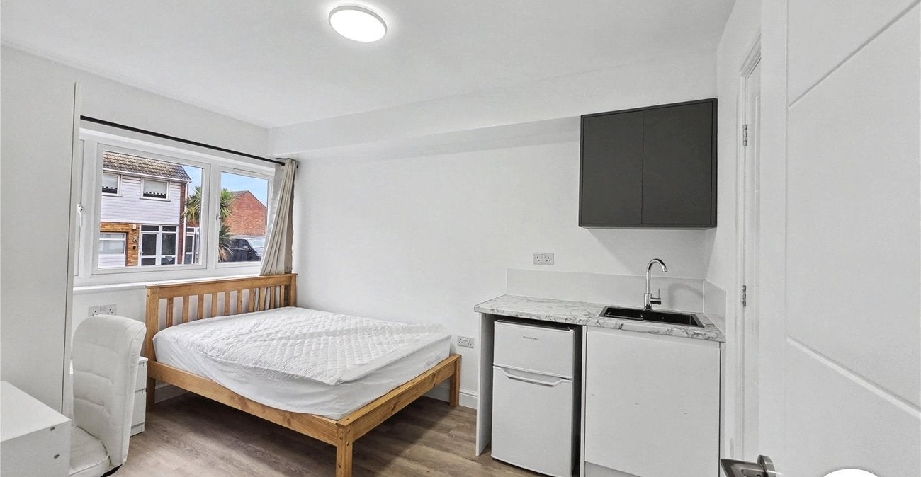 Flat Waid Close in Dartford