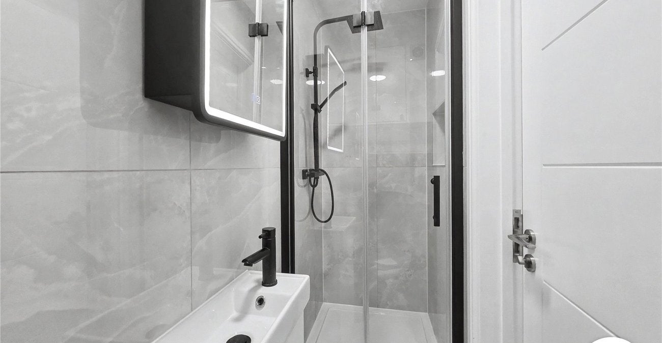 Room Waid Close in Dartford