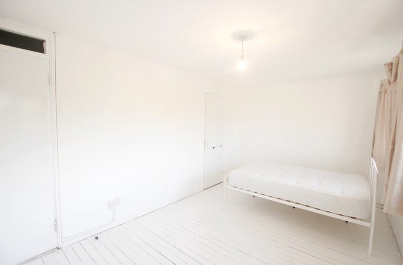 Room Richardson Close in Greater London