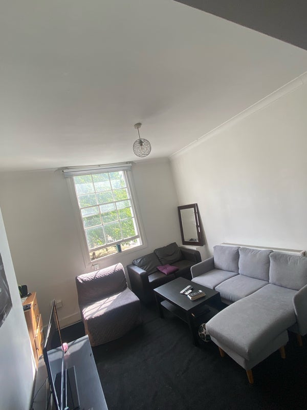 Room Bermondsey Street in Greater London