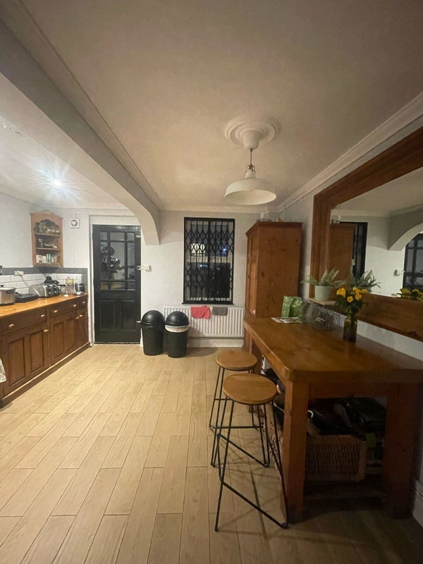 Room Tilney Gardens in Greater London