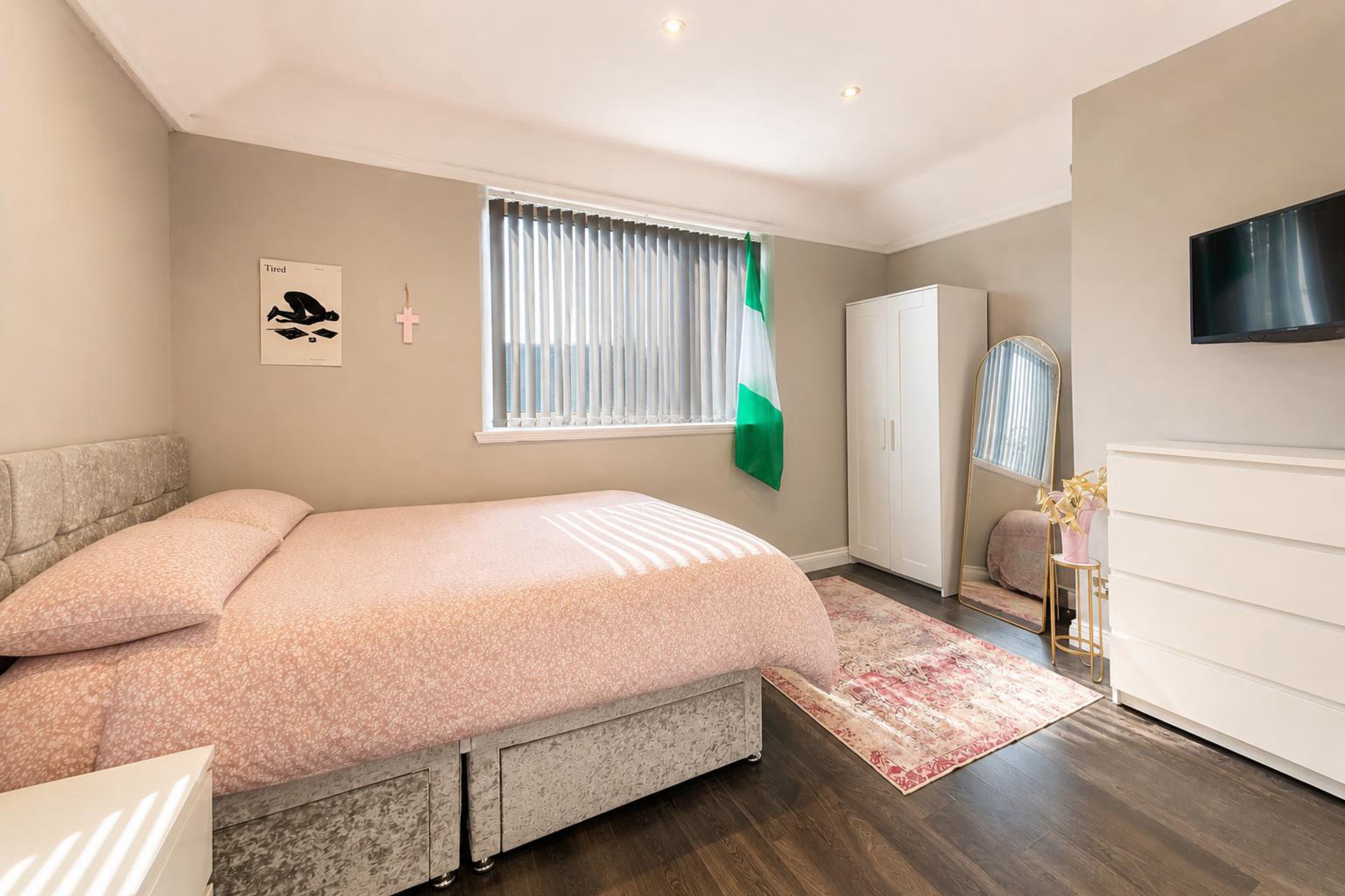 Room Derby Road in Nottingham
