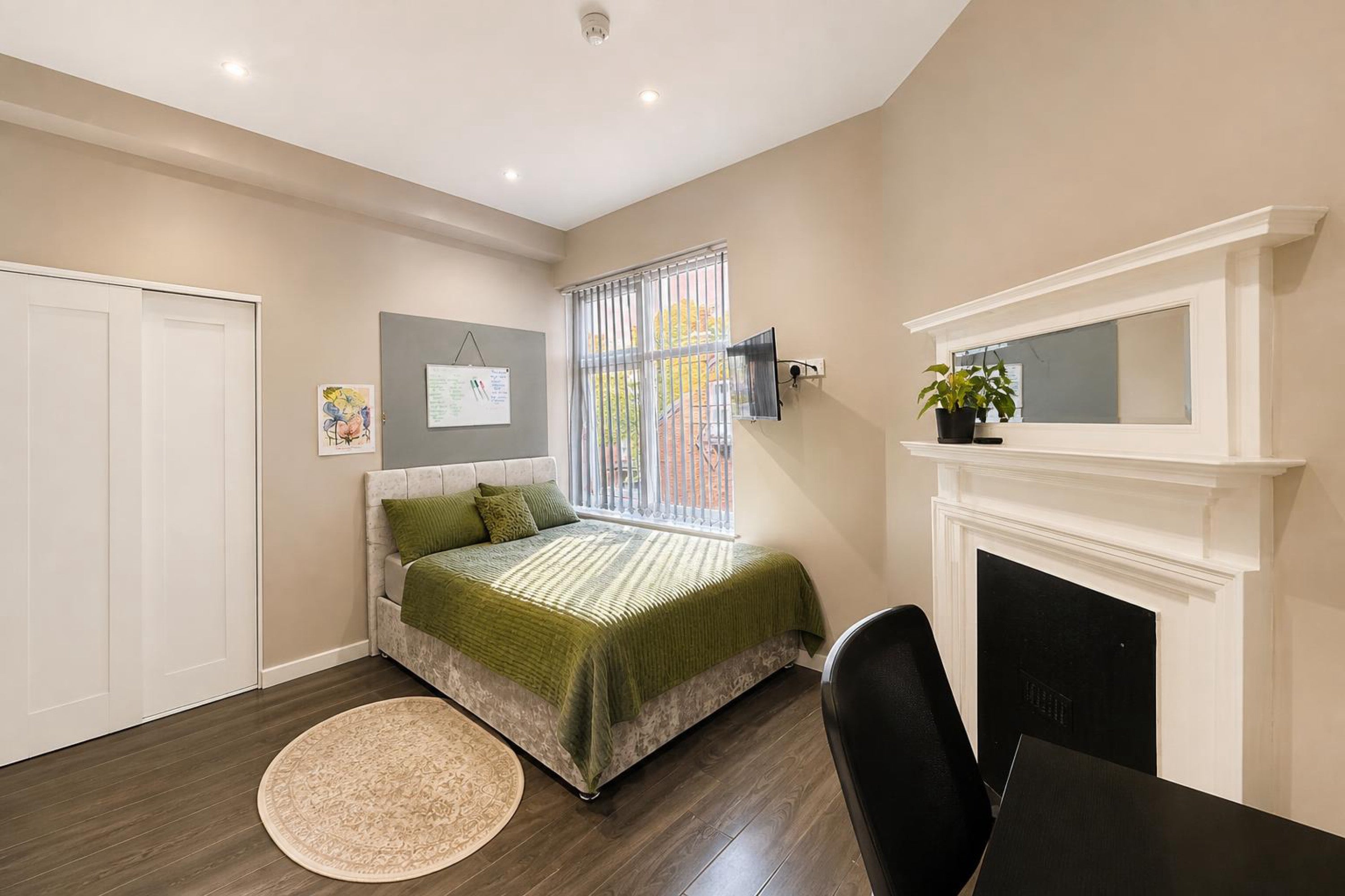 Room Derby Road in Nottingham