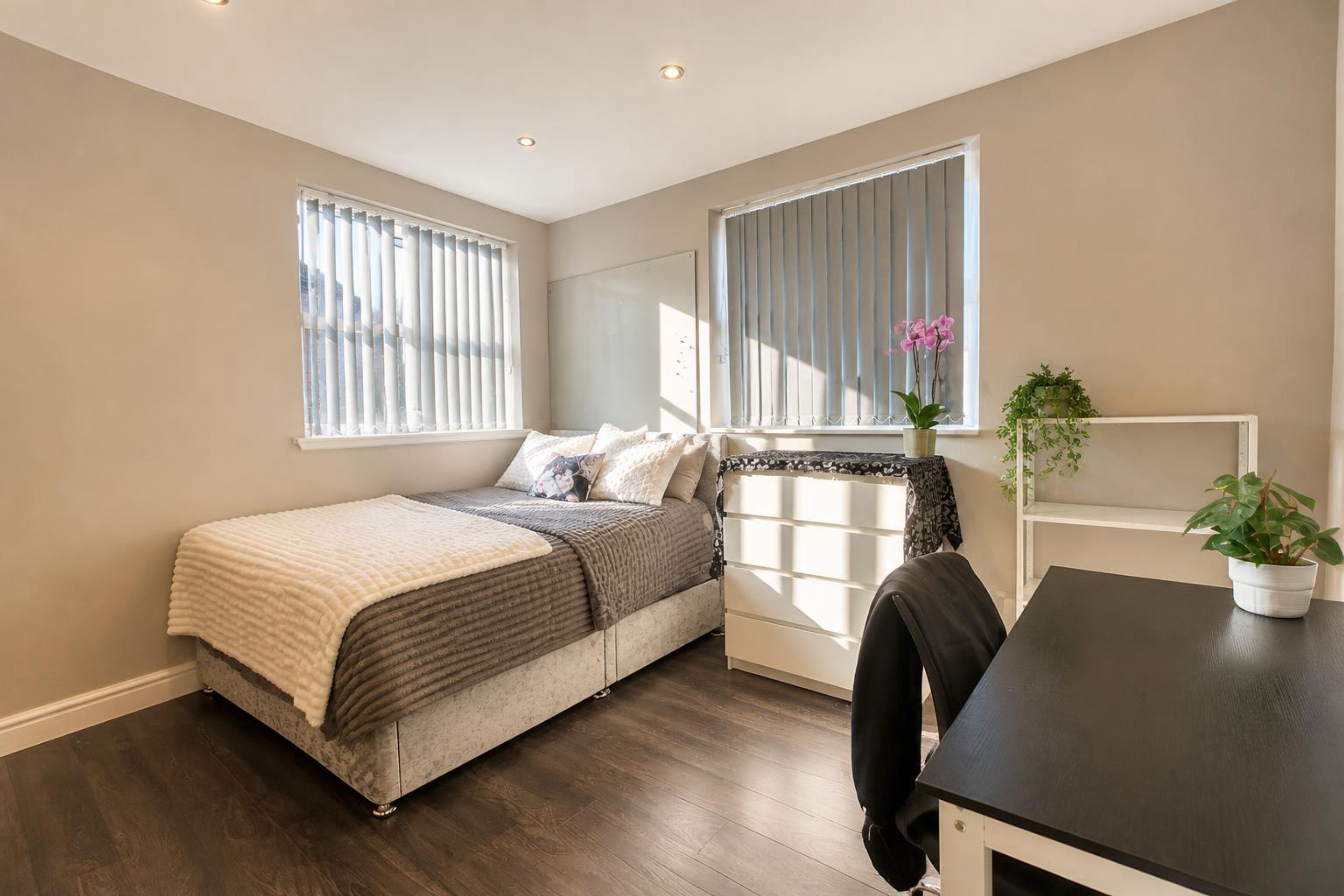 Room Derby Road in Nottingham