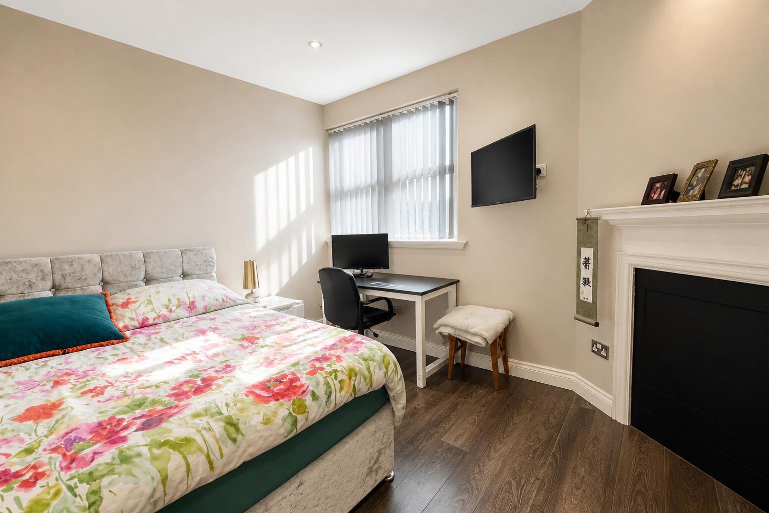Room Derby Road in Nottingham