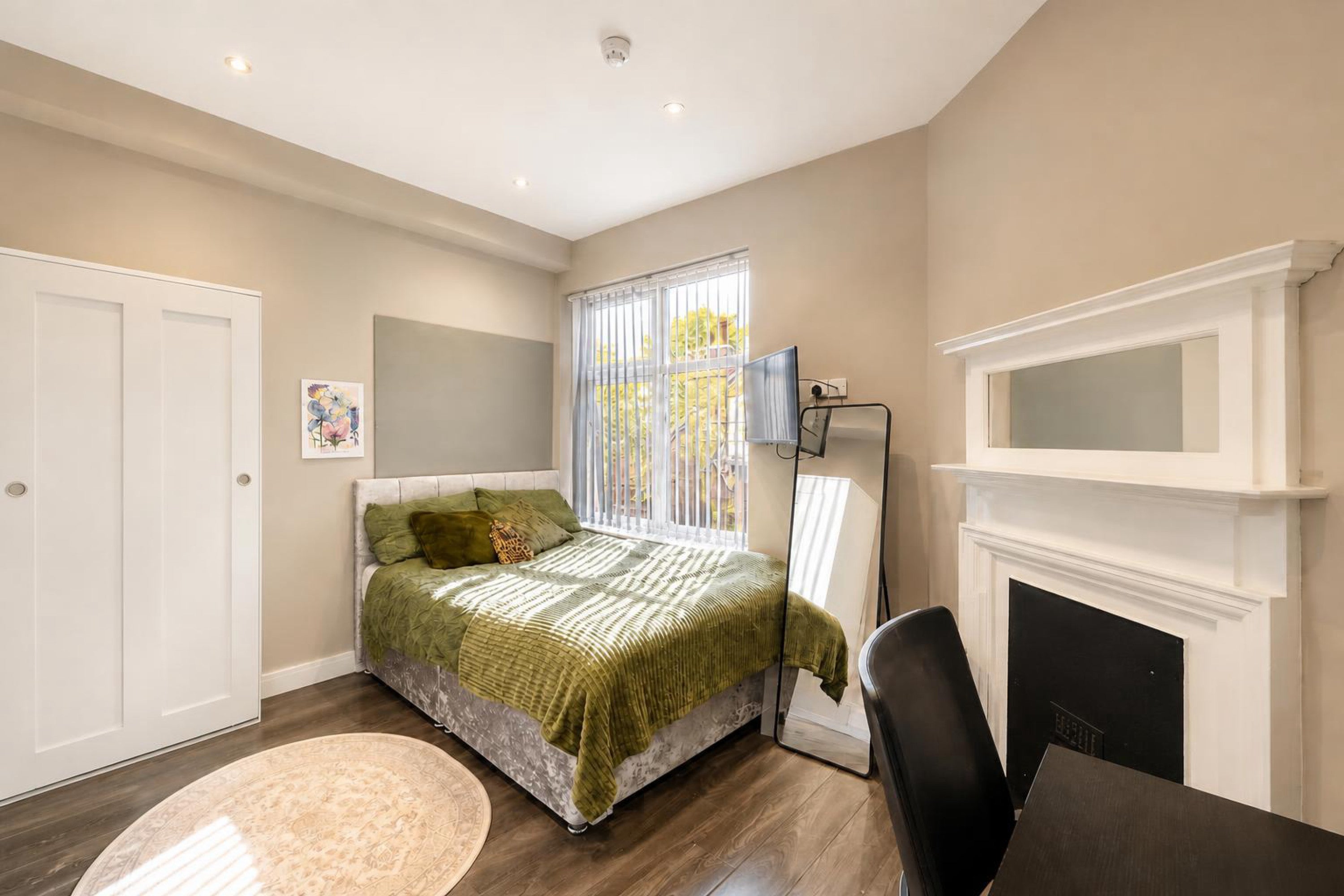 Room Derby Road in Nottingham
