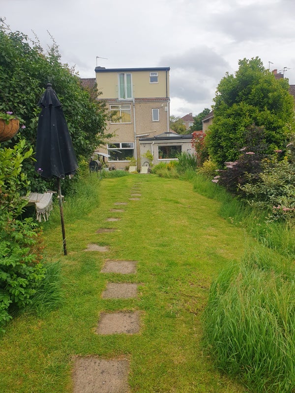 Room Shaldon Road in Bristol