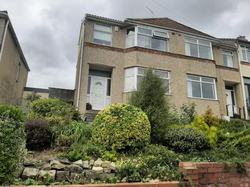 Room Shaldon Road in Bristol