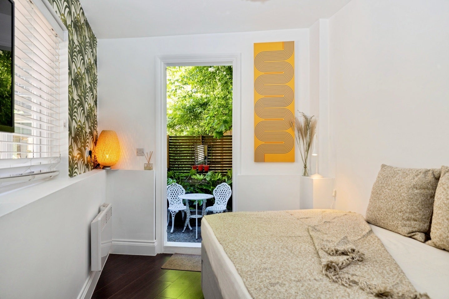 Flat Hurdwick Place in Greater London
