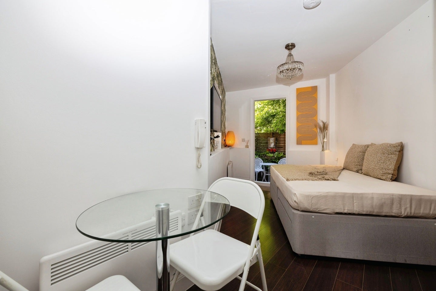 Flat Hurdwick Place in Greater London