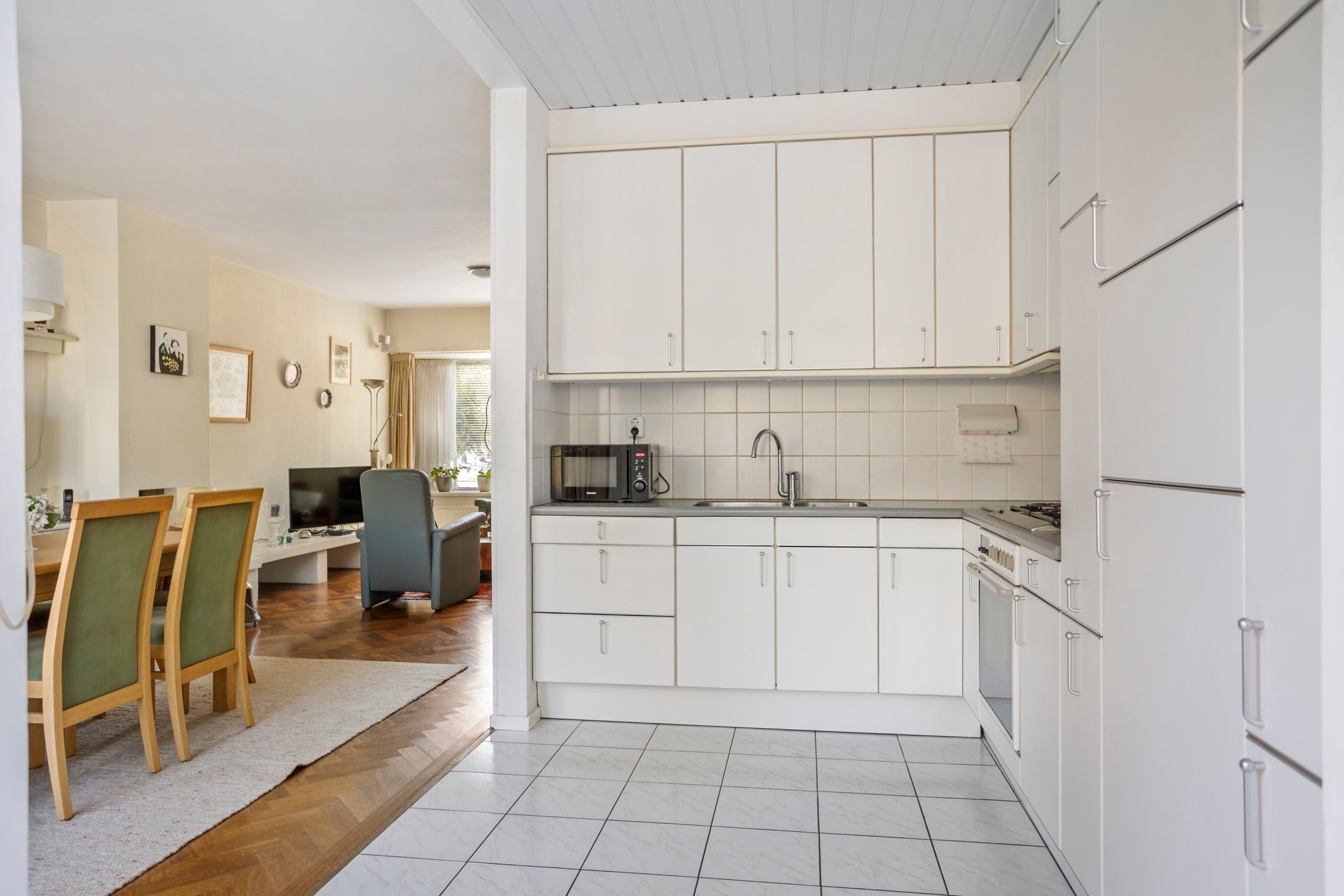 Tussenwoning te koop: Sir Winston Churchilllaan 382, Rijswijk