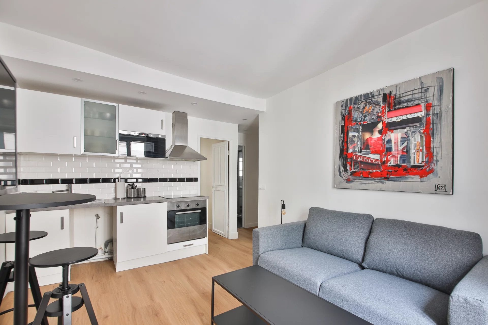 Flat Rue Claude Pouillet in Paris