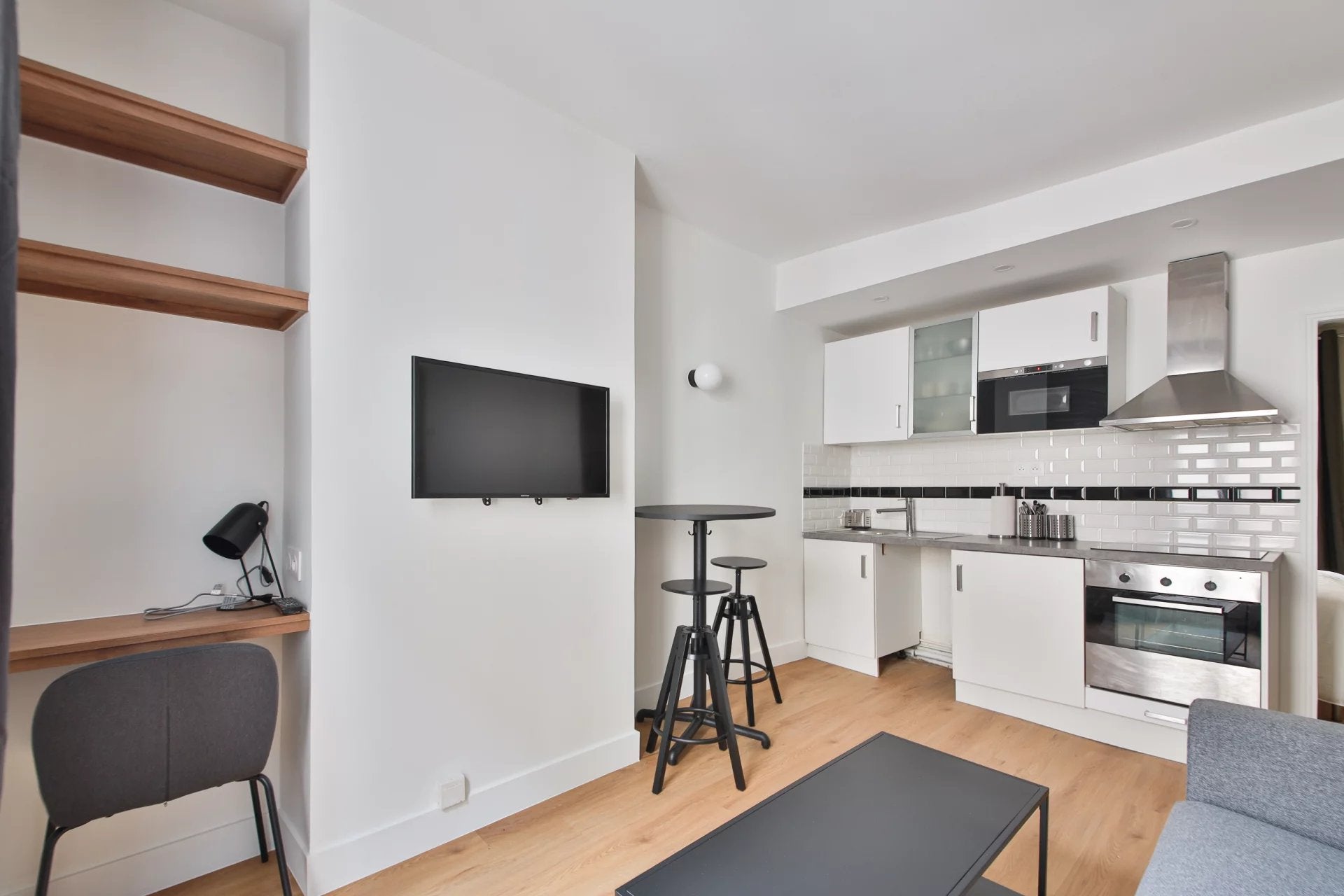 Flat Rue Claude Pouillet in Paris
