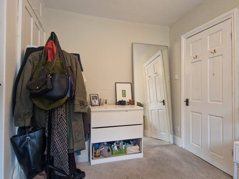 Room Tremadoc Road in Greater London